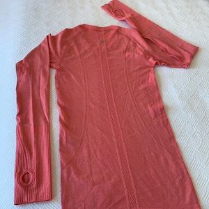 Lululemon classic exercise top